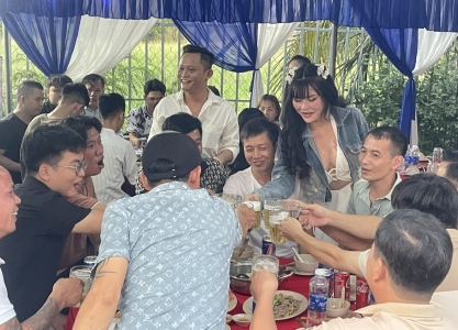 dat-tiec-tan-uyen-dich-vu-to-chuc-lien-hoan-cuoi-nam-chuyen-nghiep-tai-binh-duong